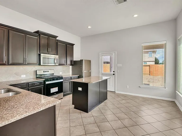 8110 Heartbrook Field Ln — Photo 9