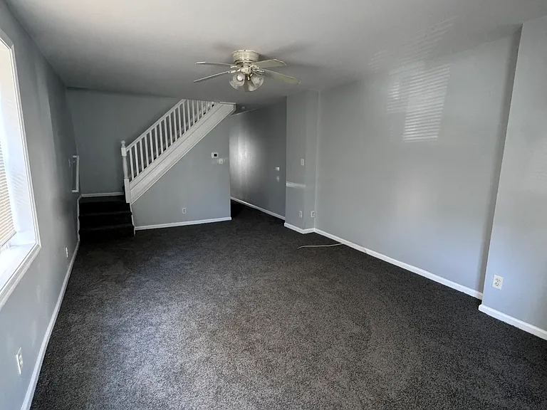 114 Harvey Ave — Photo 2