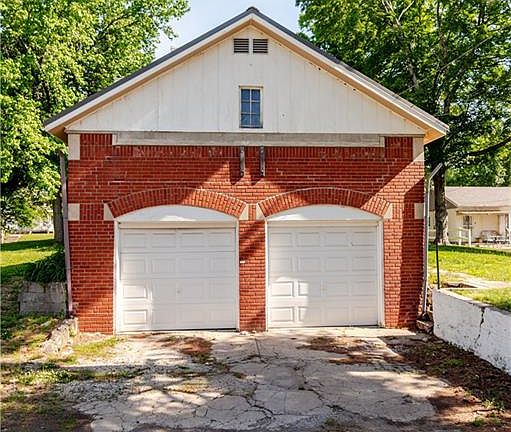 4th image of 1120 Kansas Ave