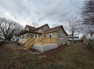 901 E High St, Farmer City, IL 61842