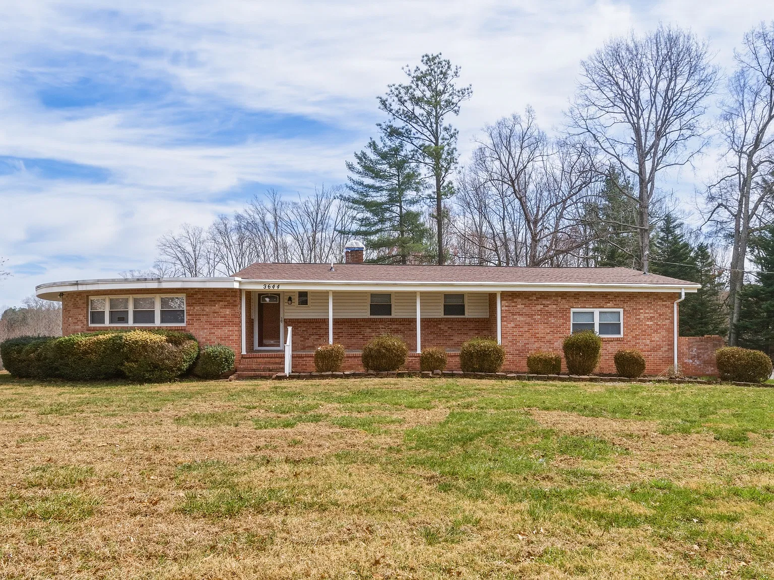 3 bed, 1.5 bath, 1677 sqft, $2,150 — Photo 1