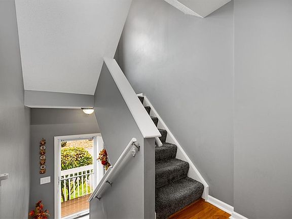 2nd image of 820 Bruton Dr