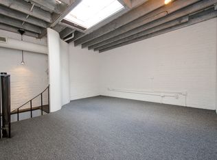 1147 W Ohio St APT 201, Chicago, IL 60642