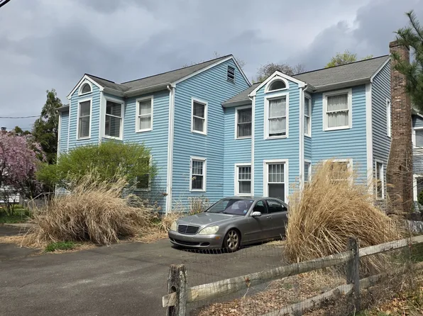 49 River Street, Old Saybrook, CT 06475