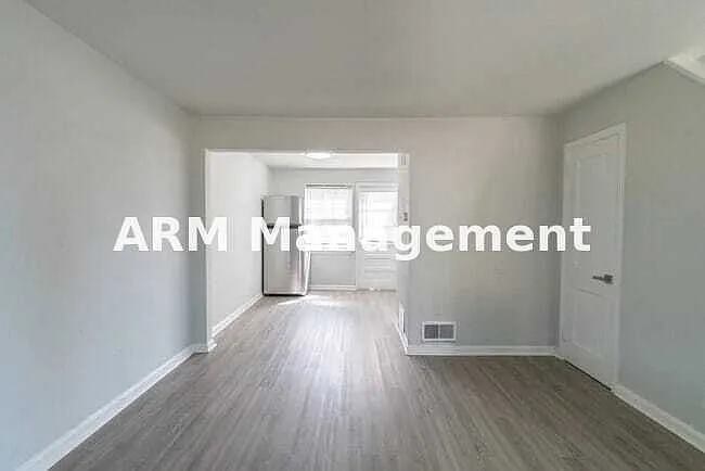 Salem Manor - 27 — Photo 2