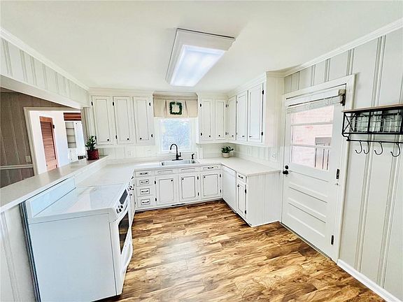 2nd image of 945 Jones Mill Rd