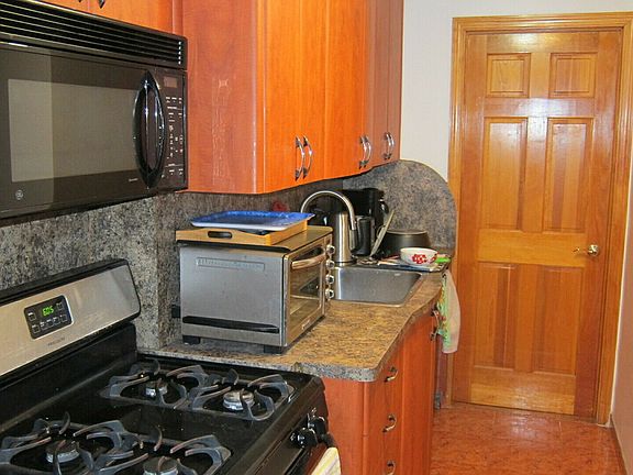 5th image of 35 Seacoast Ter APT 2K