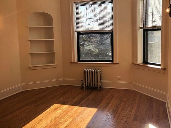 4th image of 5549 N Lakewood Ave APT 2B
