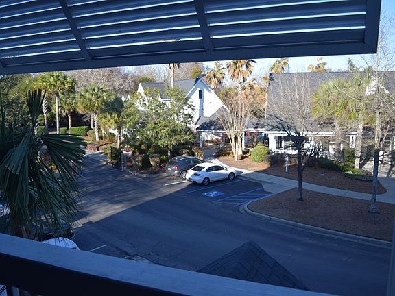 Bldg across from Clubhouse