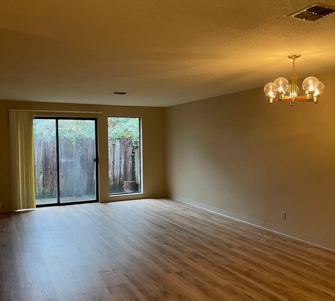3 bed, 1150 sqft, $1,700 — Photo 1