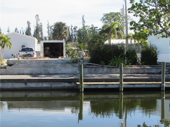 5004 Gulfgate Ln, Saint James City, FL 33956