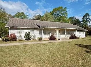 7 Lakeview Rd, Columbia, MS 39429