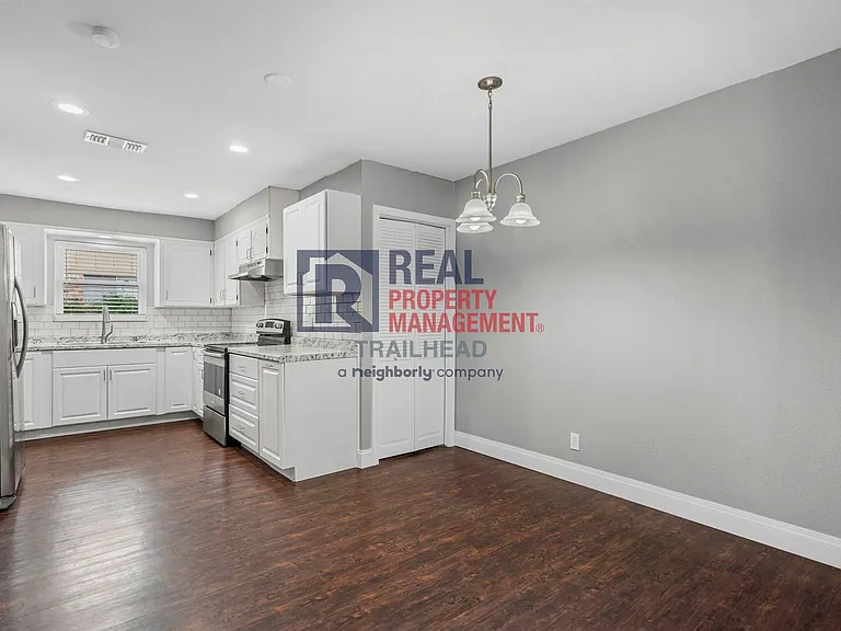 6264 Jennie Dr — Photo 8