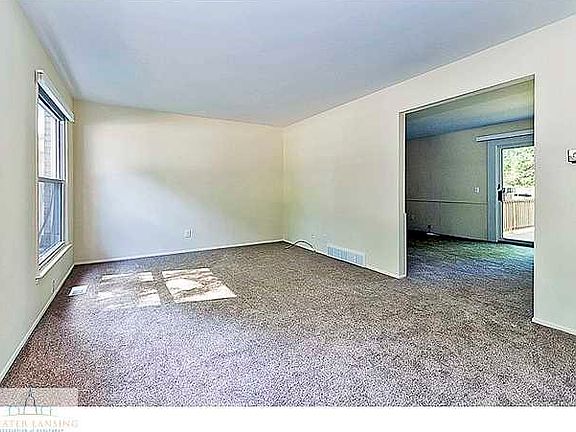3rd image of 1911 N Hayford Ave