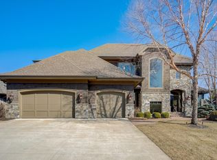 10635 Sonoma Rdg, Eden Prairie, MN 55347