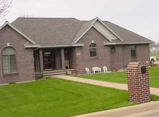 1999 28th St, Slayton, MN 56172