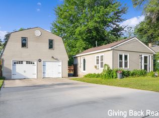 324 Montebello St SE, Kentwood, MI 49548