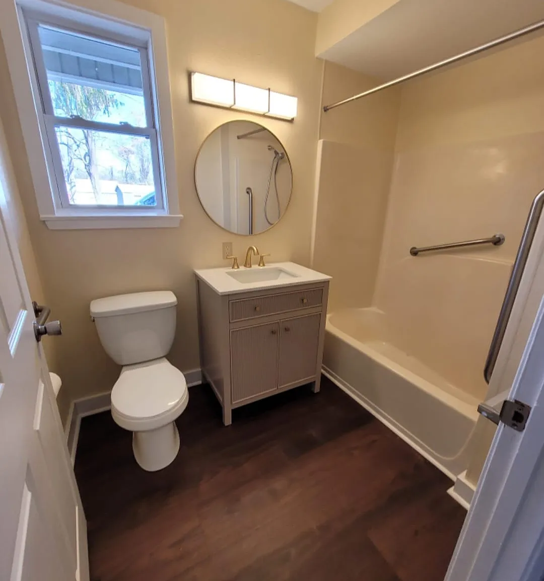 2 bed, 800 sqft, $1,600 — Photo 3