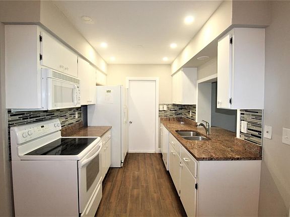 2nd image of 3640 Lakewood Dr #3640
