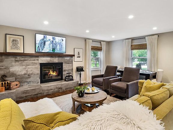 3rd image of 3606 W Chantilly COURT