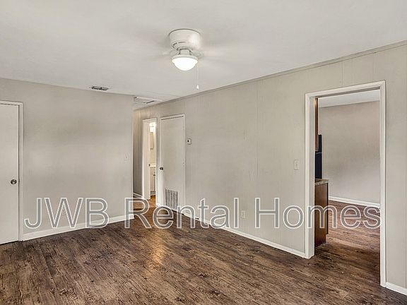 3rd image of 770 E 58th St