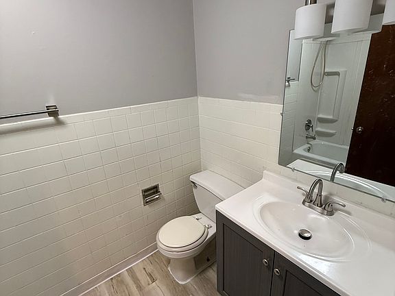 2nd image of 5271 Concord Ave APT C