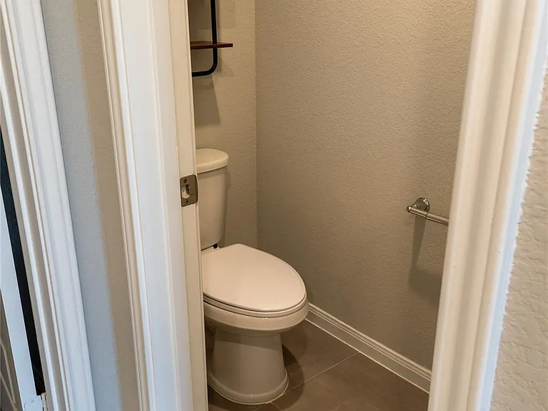 7010 Silverleaf Oak St — Photo 38