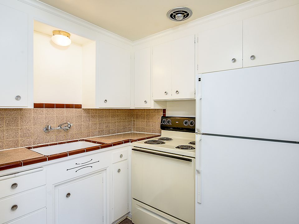 1st image of 6100 17th Ave NW APT 6A