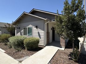 518 S Summit St, Visalia, CA