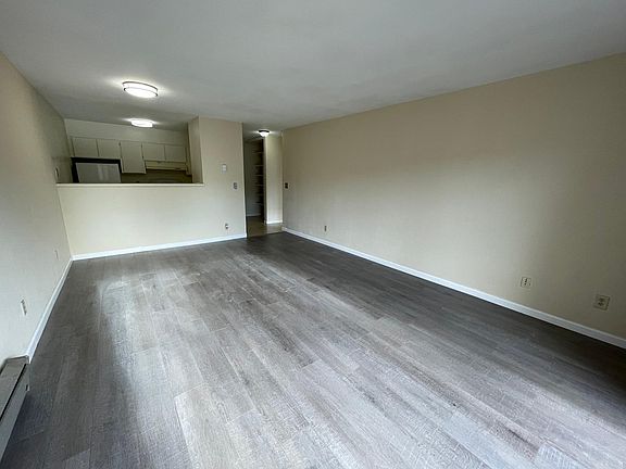 5th image of 2011 Market Ave APT 335