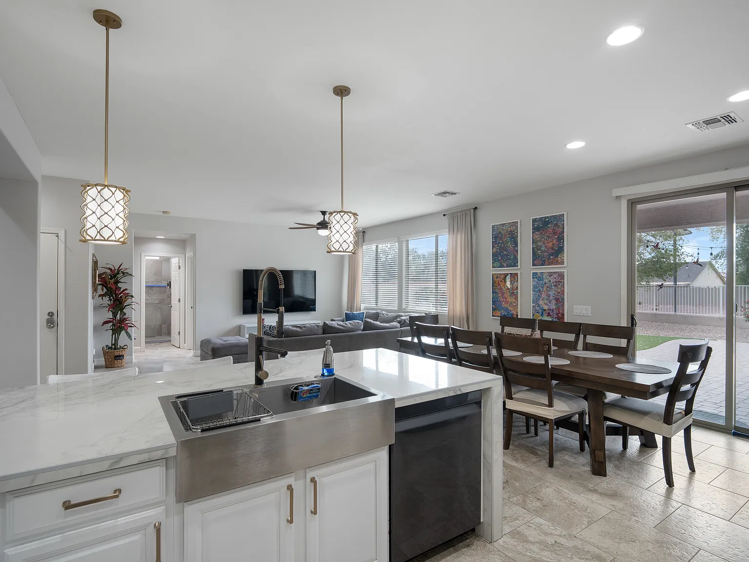 4 bed, 2507 sqft, $4,000 — Photo 2