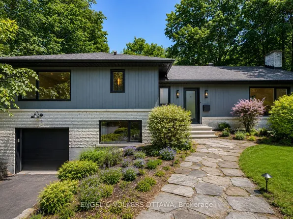 1 Amberly Pl, Ottawa, ON K1J 7J9