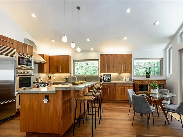 16345 Sanborn Rd — Photo 12