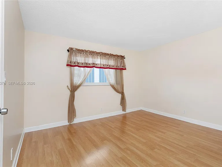 301 NE 14th Ave #307 — Photo 21