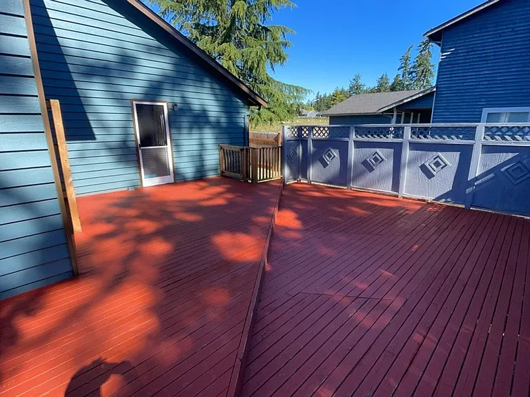 2061 NE 9th Ave — Photo 4