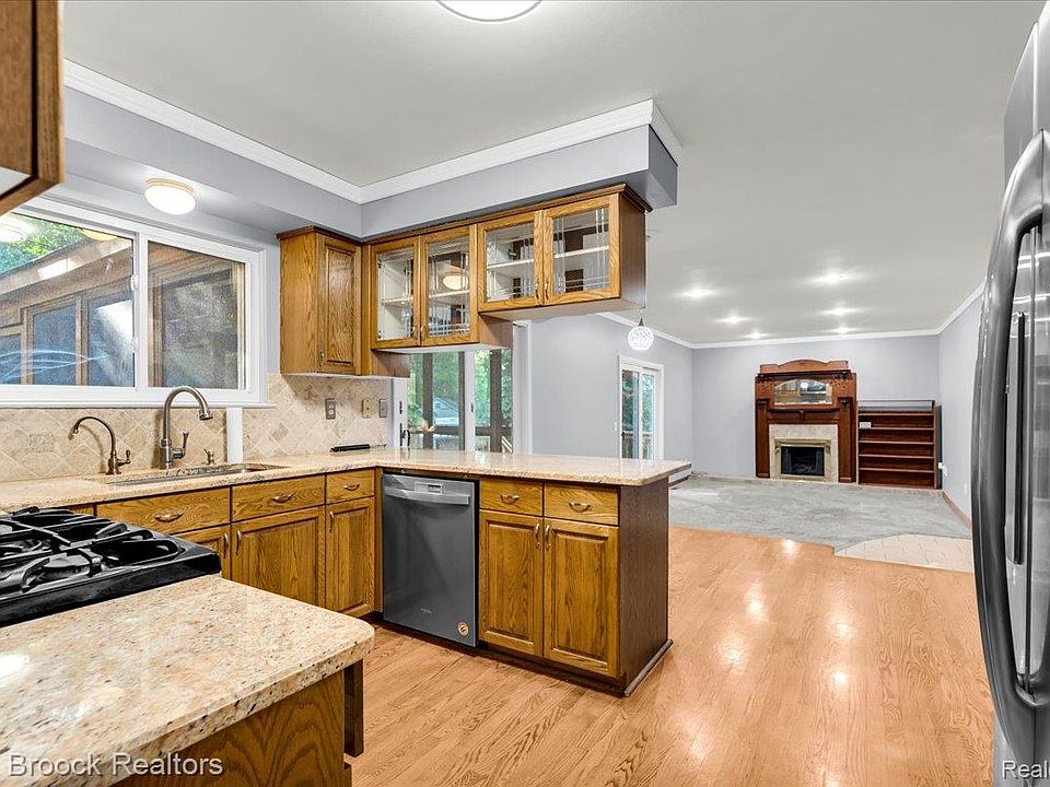 34985 Valley Forge Dr, photo 13