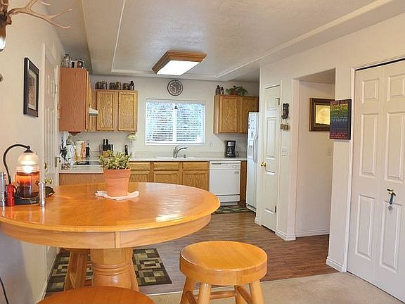 4th image of 359 W Candellaria Dr