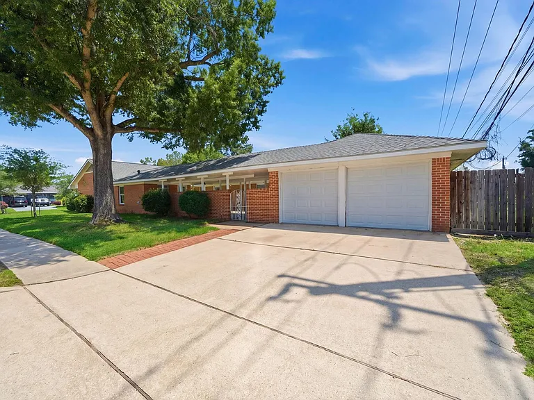 6323 Cindy Ln — Photo 2