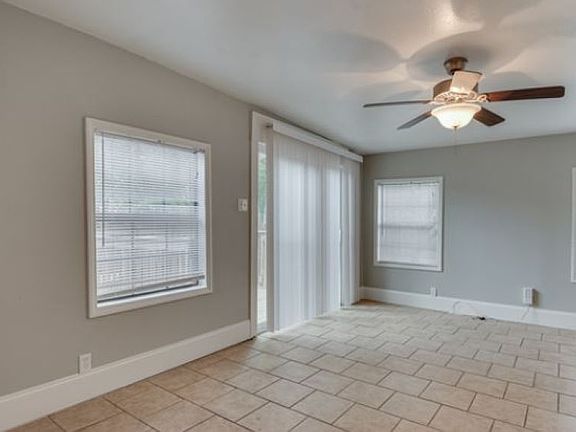 2nd image of 130 Oxford Dr