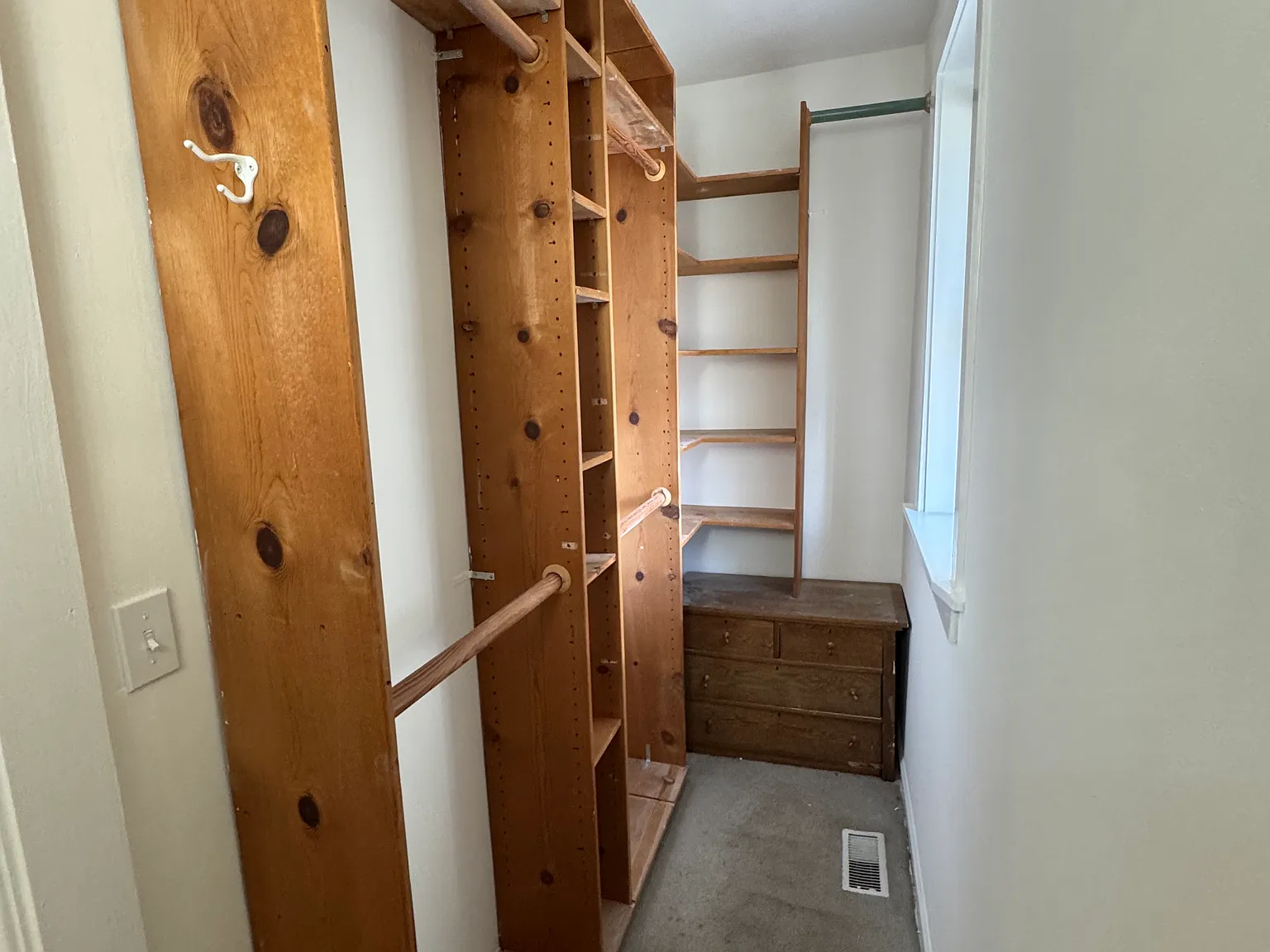 2 bed, 1000 sqft, $2,200 — Photo 2
