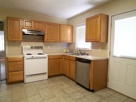 3rd image of 4541 Lawndale Ave