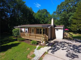 45 Hemlock Dr, Exeter, RI 02822