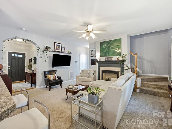 5th image of 9639 Corbett Square Ln