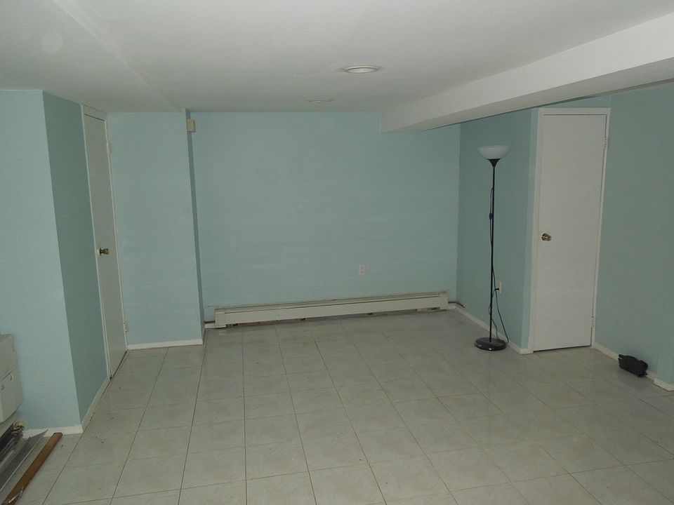 1st image of 1835 E 52nd St