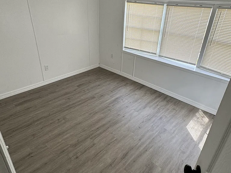 405 Union Dr #14 — Photo 5