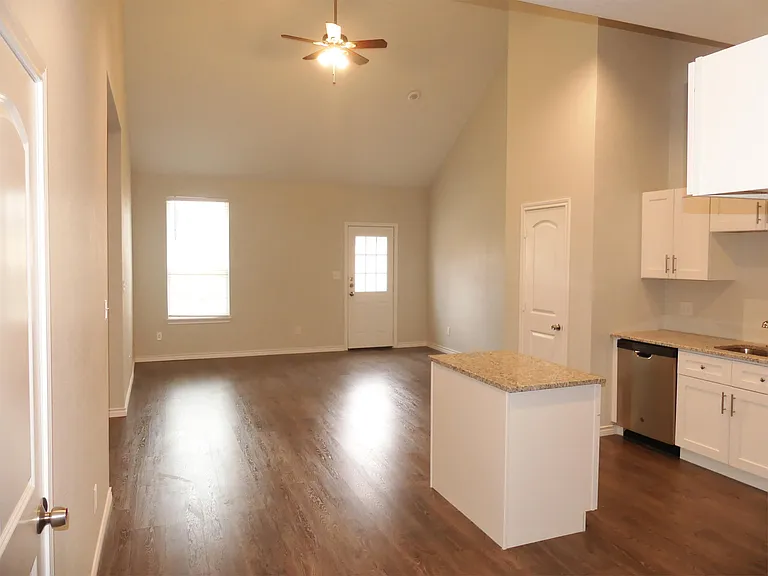 8071 County Road 436 — Photo 5