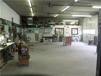 3rd image of 121 Avenue D