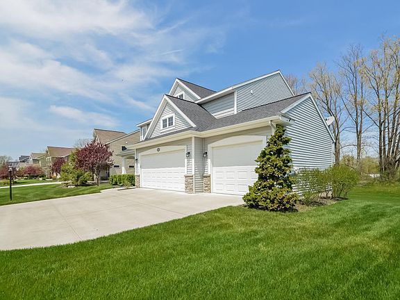3rd image of 3669 Bridgehampton Dr NE