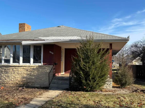 1028 Warren Ave, Belvidere, IL 61008