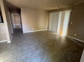 1190 S Winery Ave